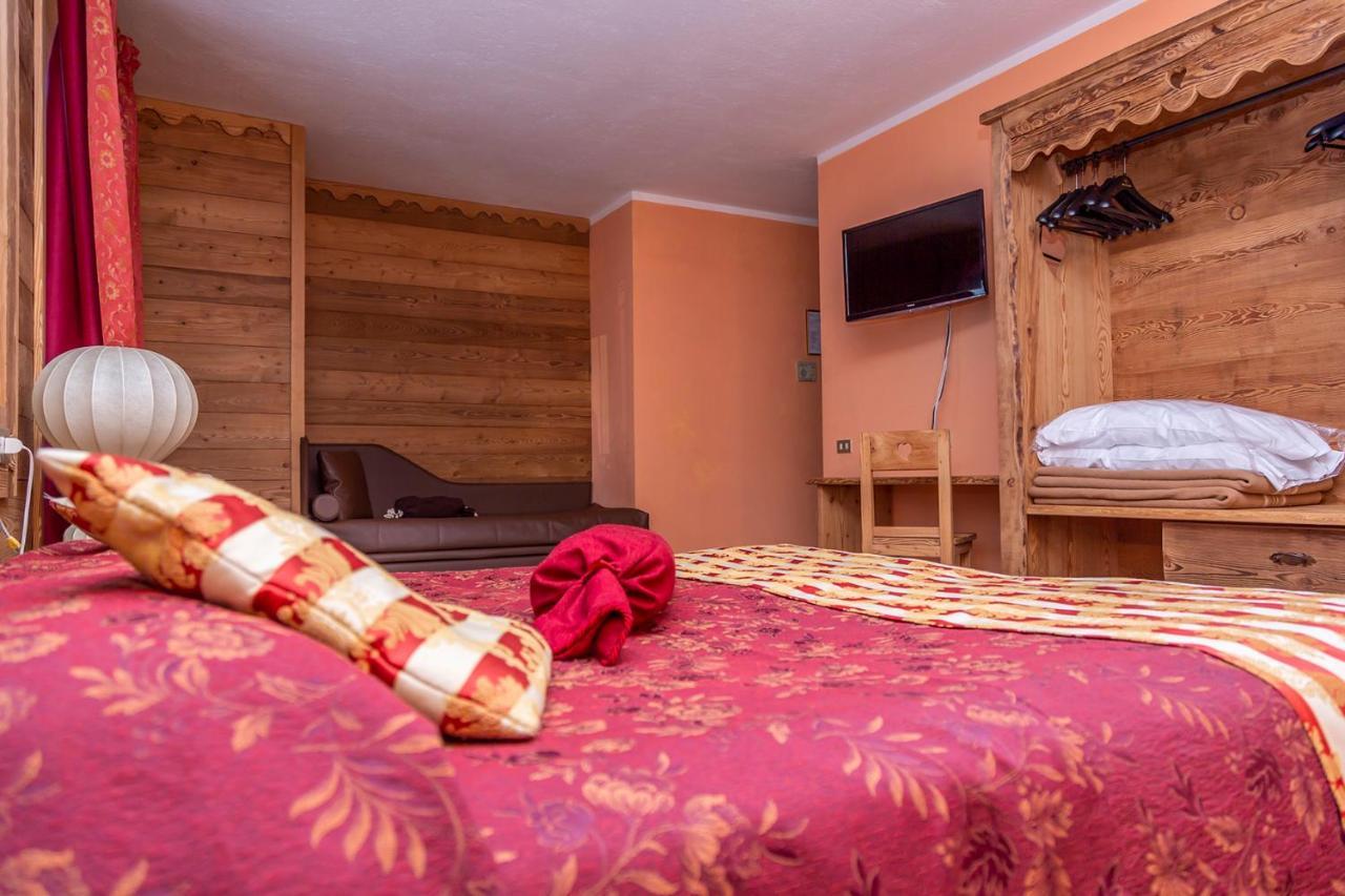 Hotel Chaberton Cesana Torinese Exterior photo
