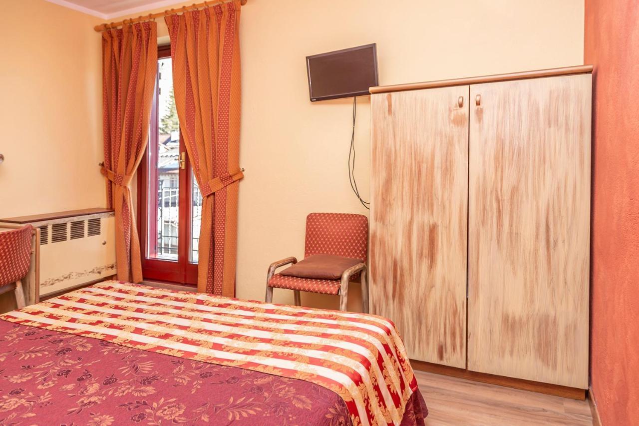 Hotel Chaberton Cesana Torinese Exterior photo