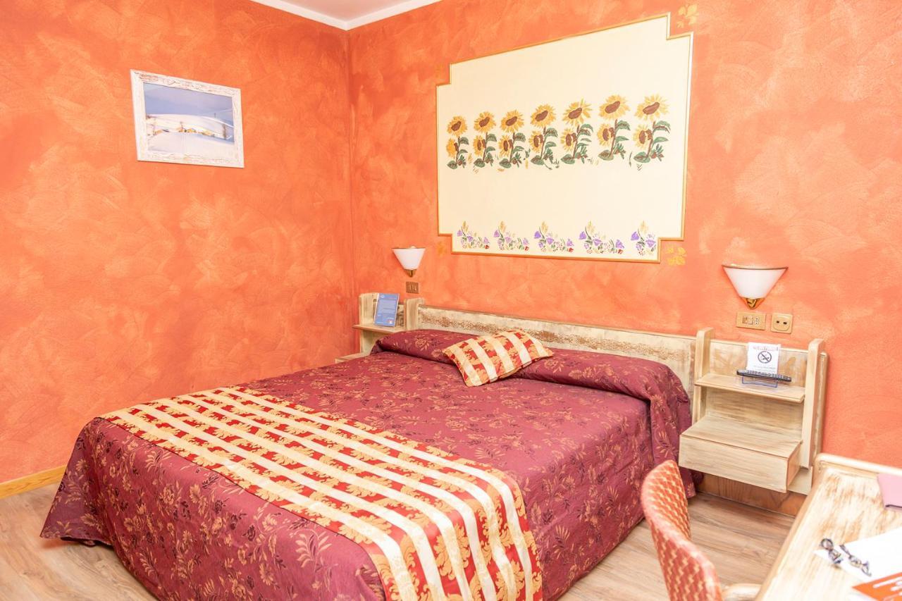 Hotel Chaberton Cesana Torinese Exterior photo