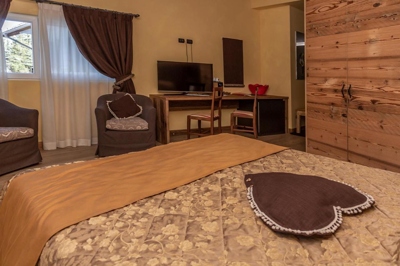 Hotel Chaberton Cesana Torinese Exterior photo